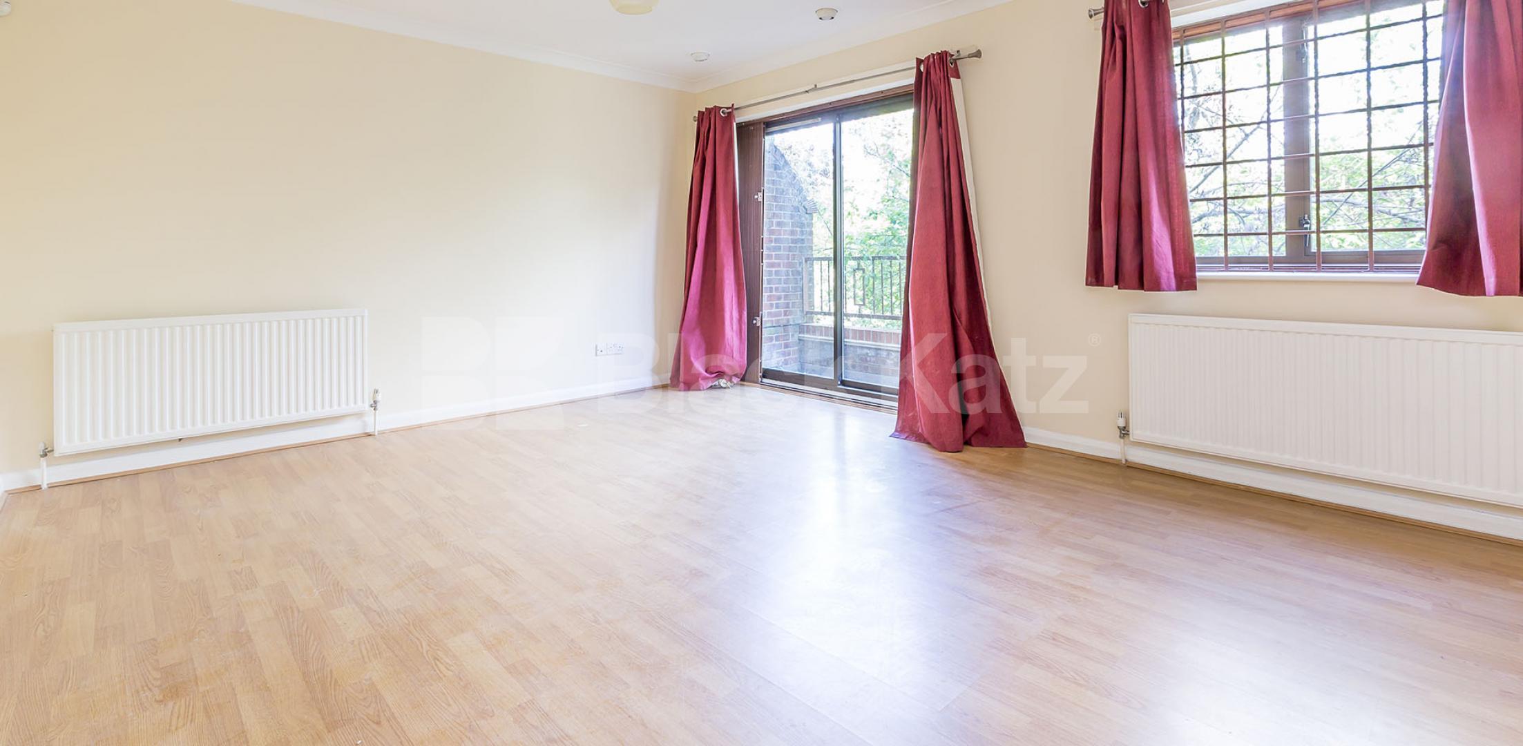 			4 BEDROOMS & 2 BATHROOMS, 4 Bedroom, 1 bath, 1 reception Flat			 St.Helens Gdns, LADBROKE GROVE